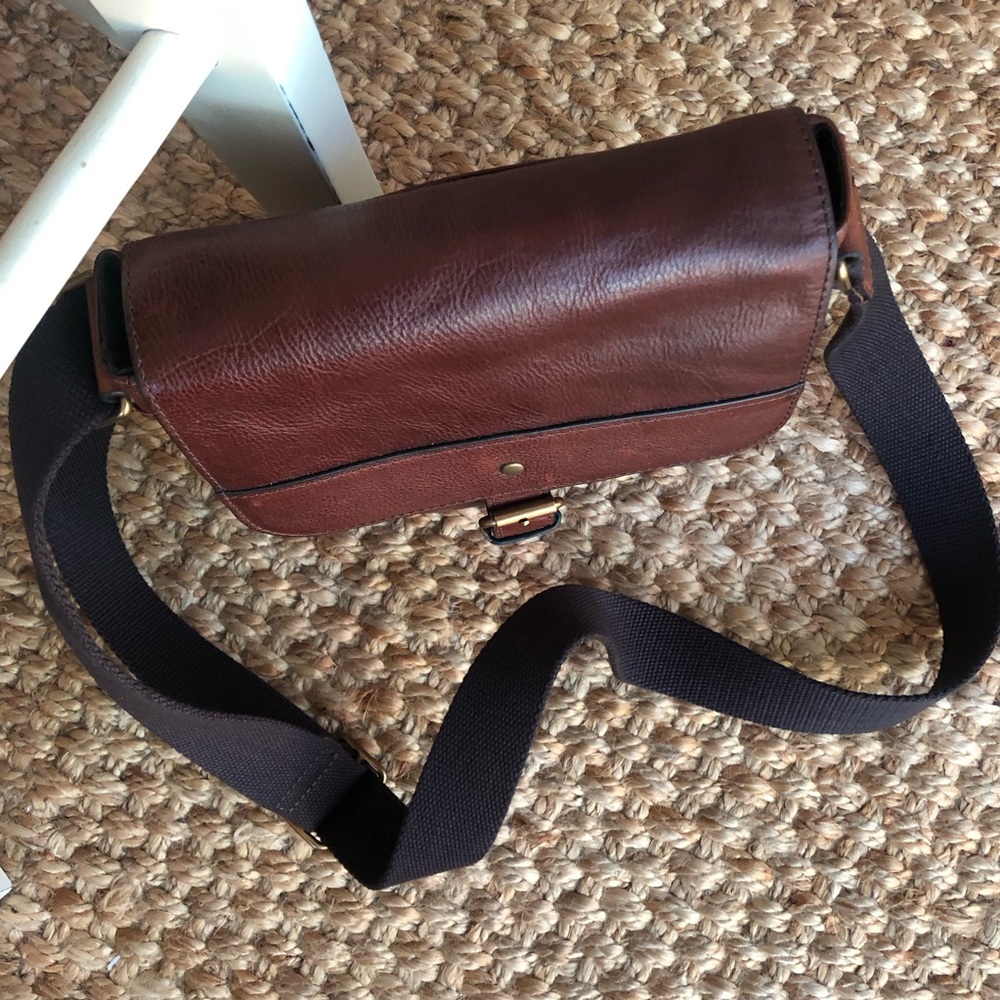 New: Fossil Miles Leather Courier Bag with Adjustable Strap - Picture 10 of 16